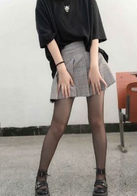 年轻的嫂子6_720电影在线观看